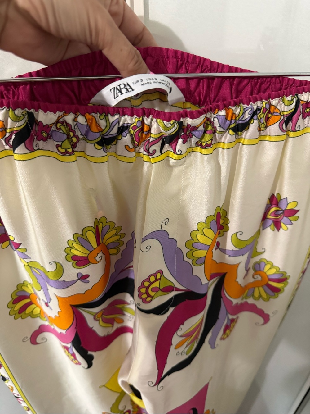 Zara Cream Maxi pants with Pink, Yellow & Orange Floral Paisley Print - Picture 7 of 8